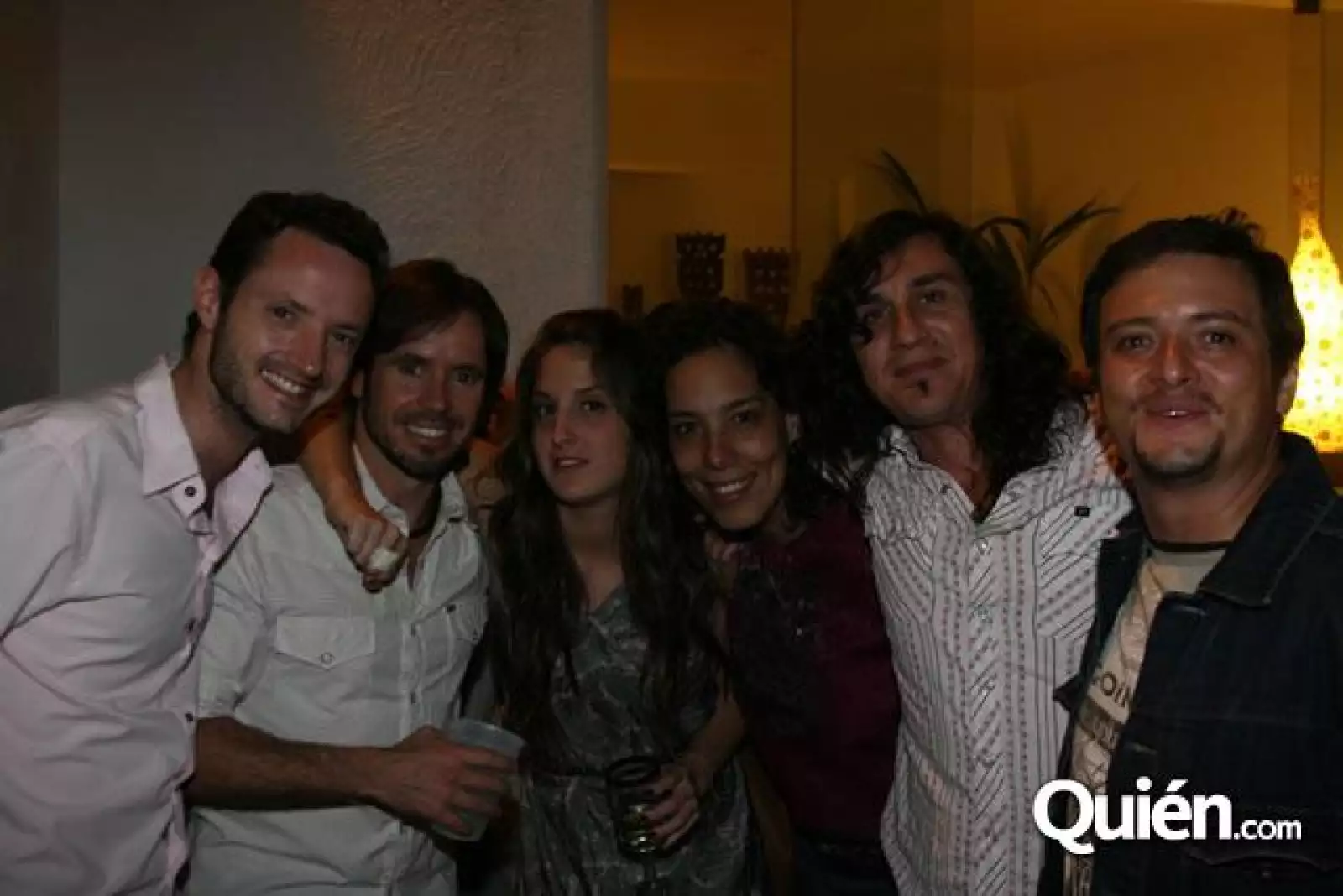 Fiesta de Fernando Lebrija por sus 2 diosas de plata