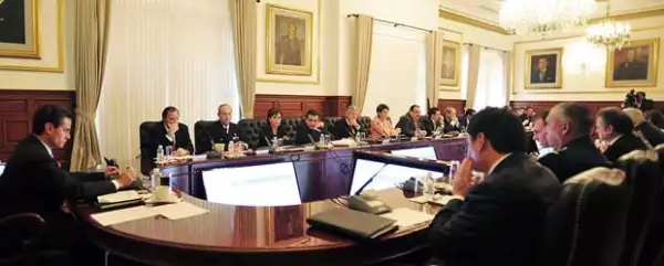 Con esta imagen Presidencia desmintió al astro pop.