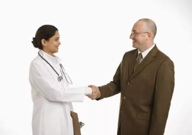 Es mejor anunciar la enfermedad de un alto ejecutivo a empleados e inversionistas, de acuerdo con los expertos. (Foto: Photos to go)