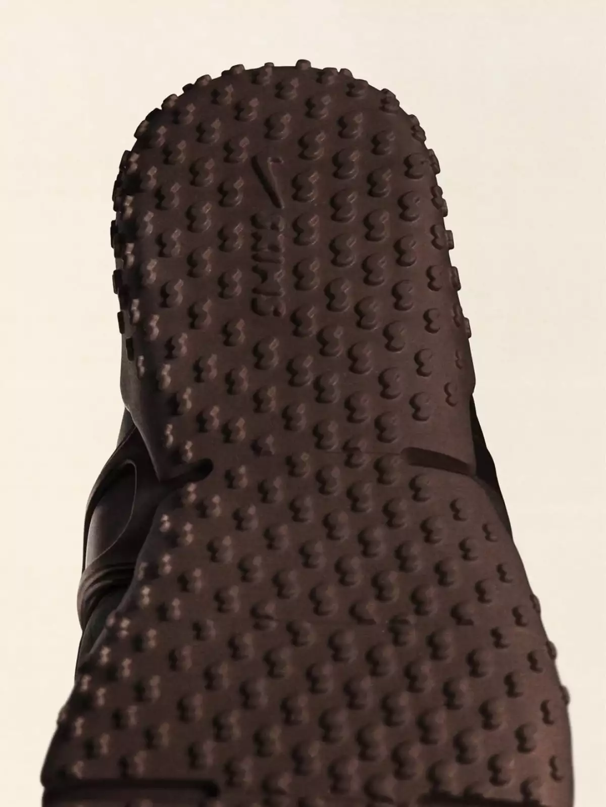 nike-skims-calzado-tabi