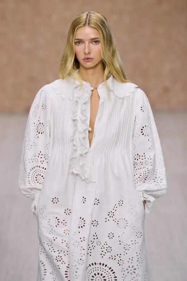 Apple Martin-Chloe S27.jpg