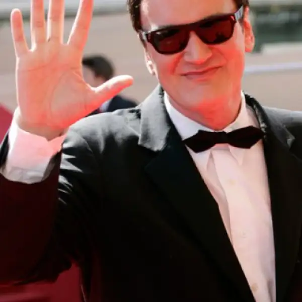El reconocido director Quentin Tarantino desfila en la alfombrta roja previa a la presentación d "Kinatay".