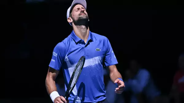 Entre abucheos, Djokovic se despide del Abierto de Australia en semifinales