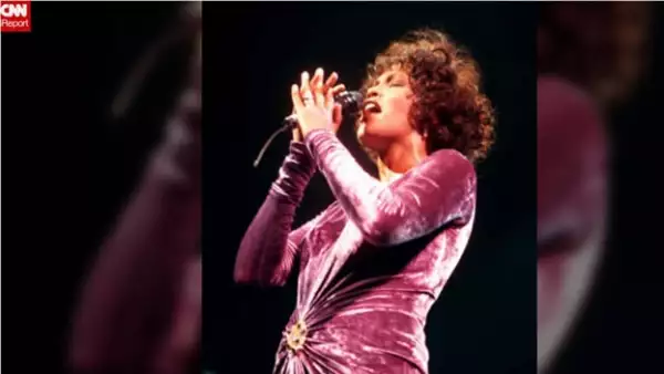 Whitney Houston 