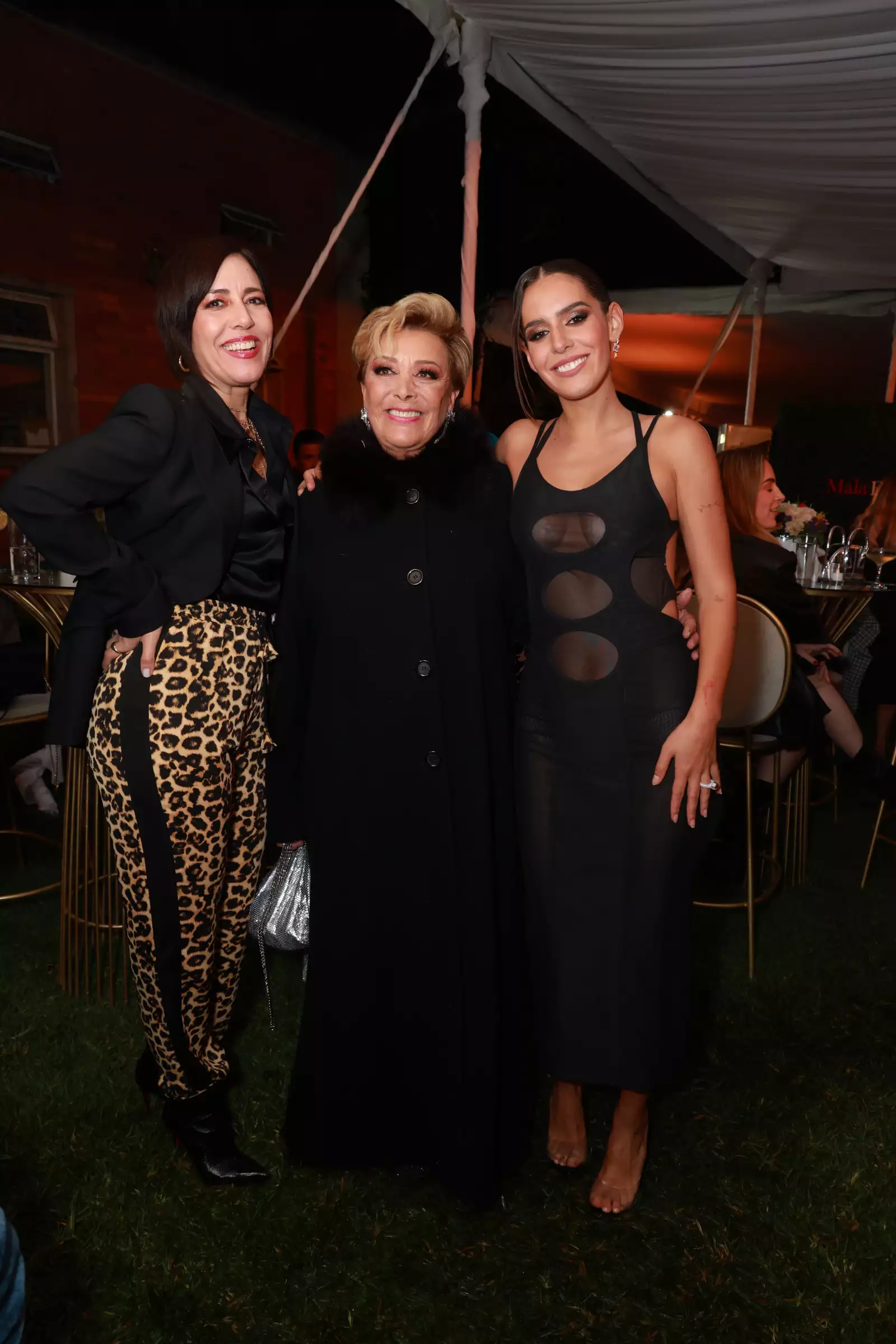 Stephanie Salas, Sylvia Pasquel y Camila Valero 