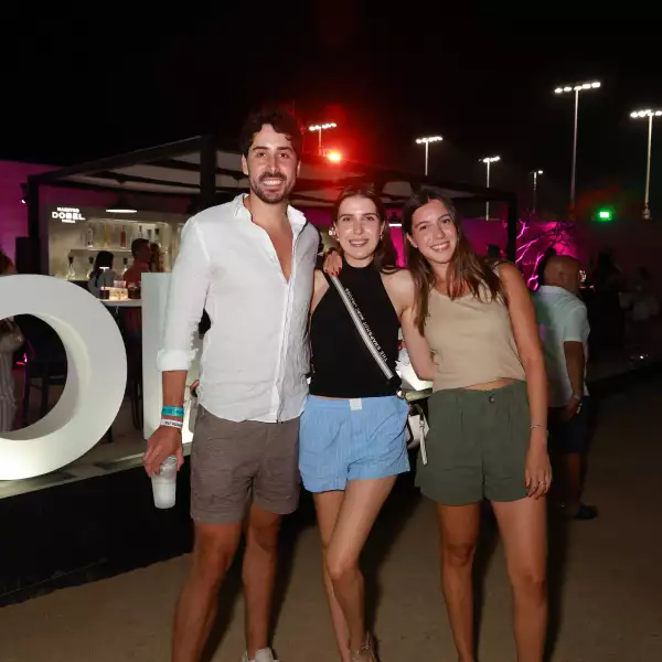 Ricardo Ruesga , Paulina y Ximena Cauduro 