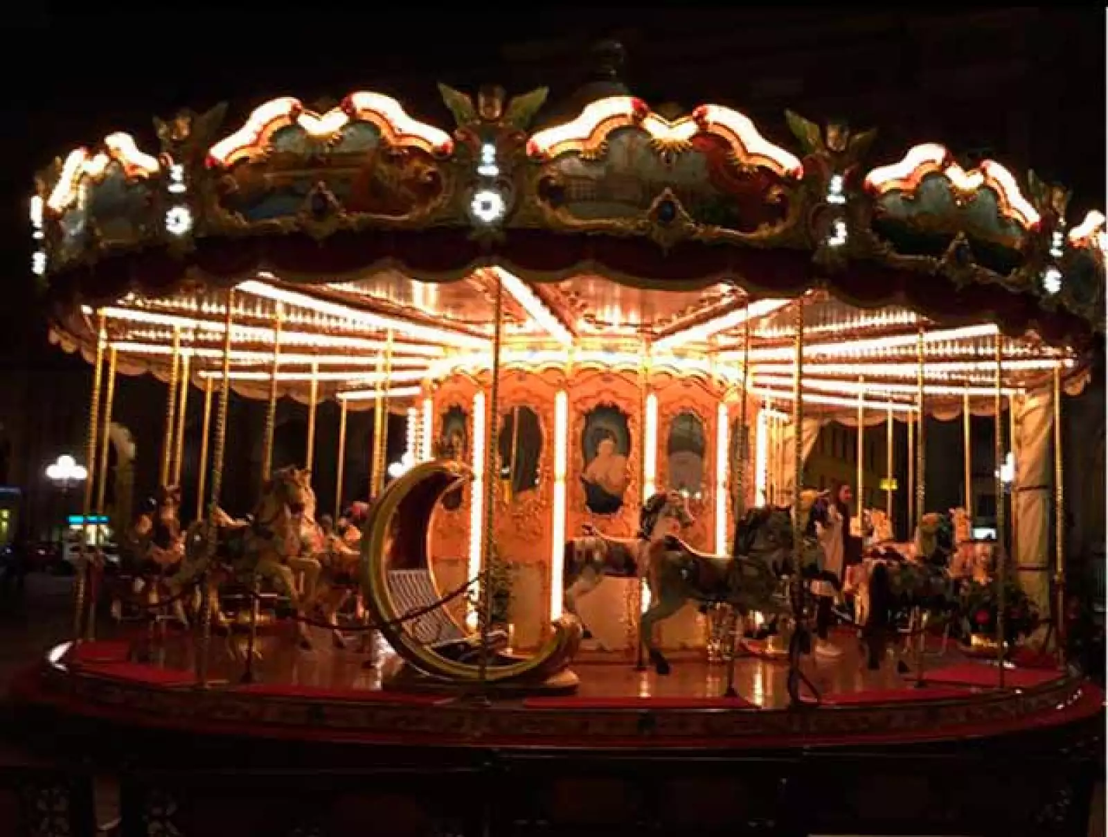 Las familia se divirtió en un carrusel.
