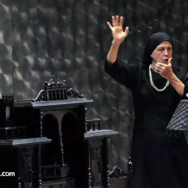 Yo Soy Mi Propia Esposa