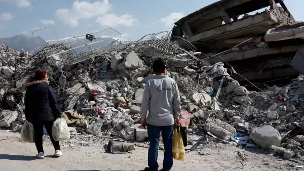 El recuento de muertos por el sismo en Turquía y Siria super los 33,000