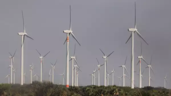Los tres países buscarán producir un 50% de su energía con fuentes limpias.