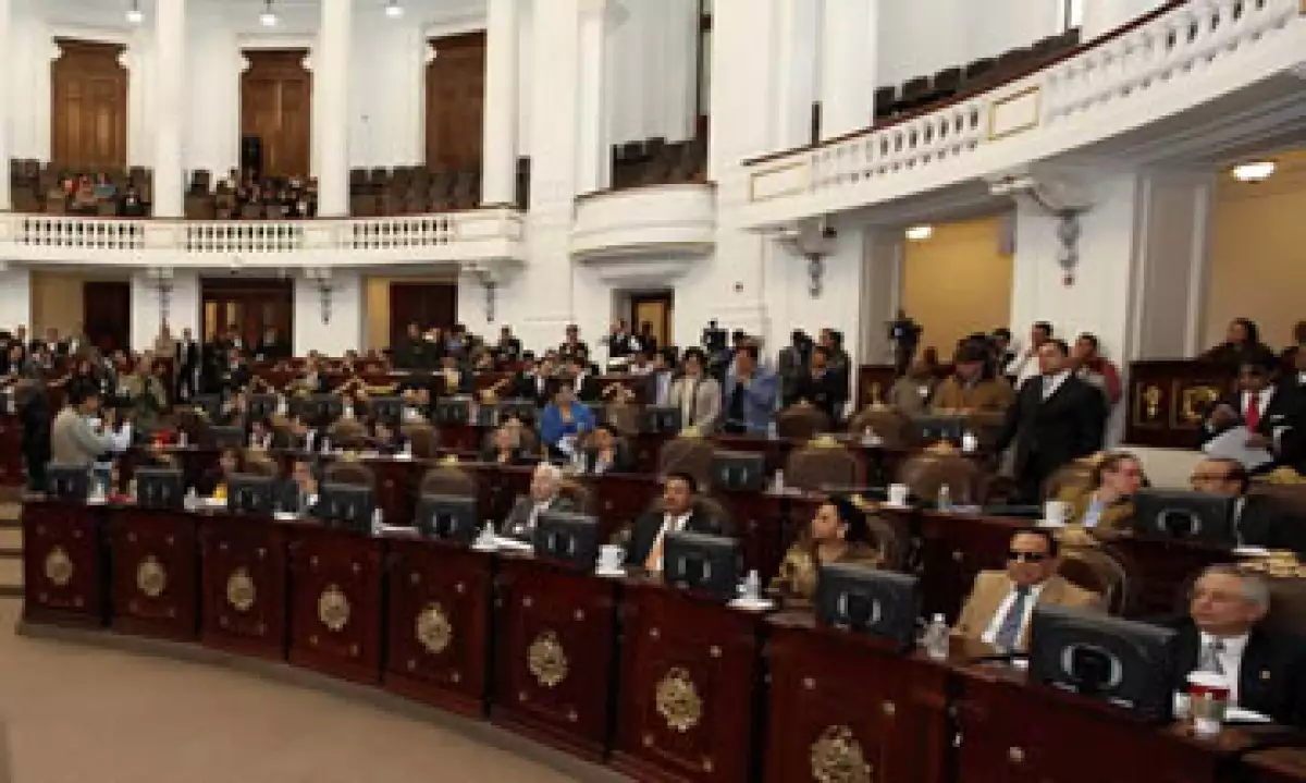 La sesión, que inició el domingo, presentó algunos diferendos que provocaron recesos. (Foto: Notimex)