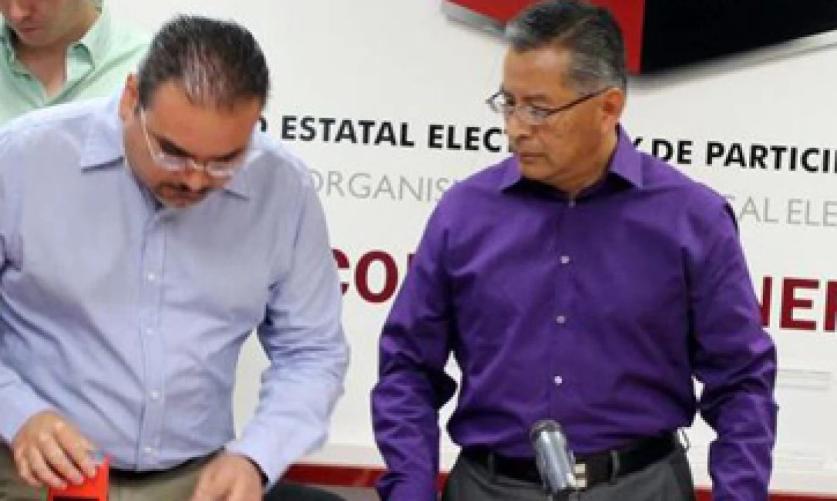 El aspirante independiente (der) confía en que el instituto electoral le otorgue la candidatura. (Foto: IEEPCO/Cortesía)