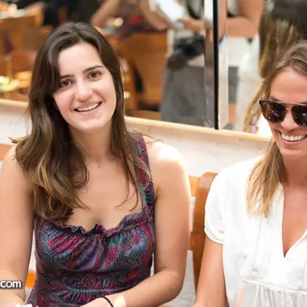 Carla Gulesserian y Alexa Frimenich