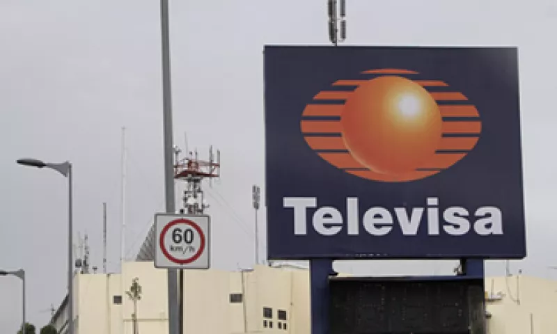 Televisa acusó a MVS de usar sus medios de comunicación para culparla de que la SCT no renueve sus concesiones. (Foto: AP)
