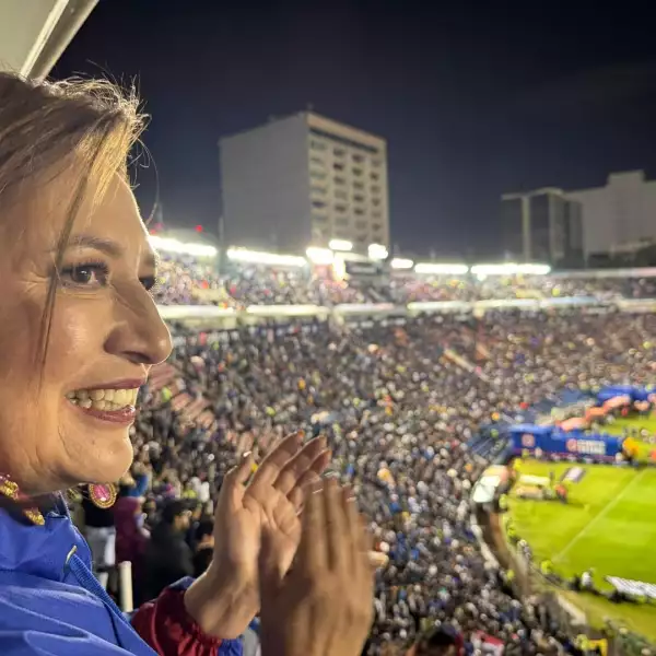 Xóchitl Gálvez aficionada del Cruz Azul