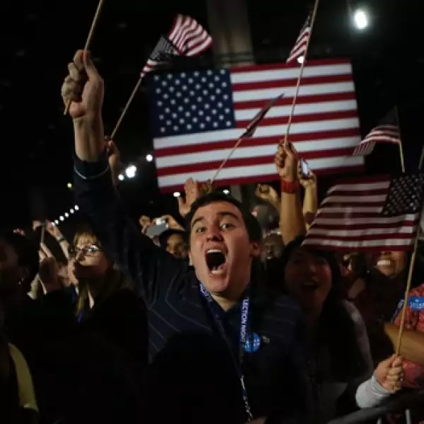 seguidores obama chicago celebrando