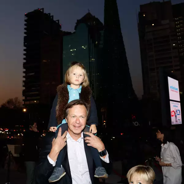 Evento de Lacoste -Una noche navideña bajo la Torre Eiffel