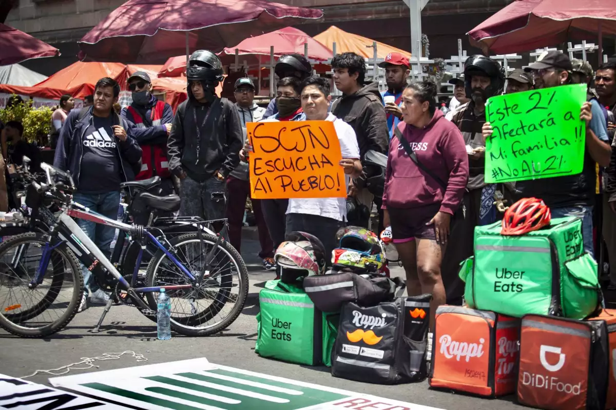 Repartidores y conductores de apps desconocen qué ingreso será la contribución al IMSS