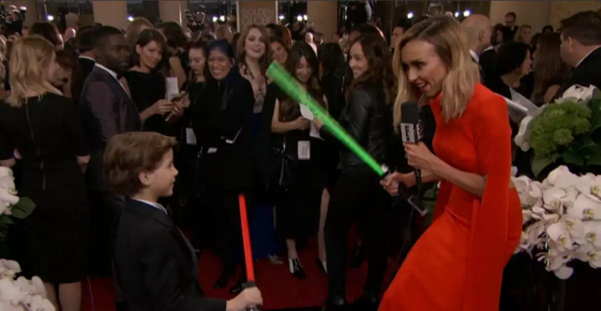 Jacob jugó con Guliana Rancic durante su entrevista para E!.