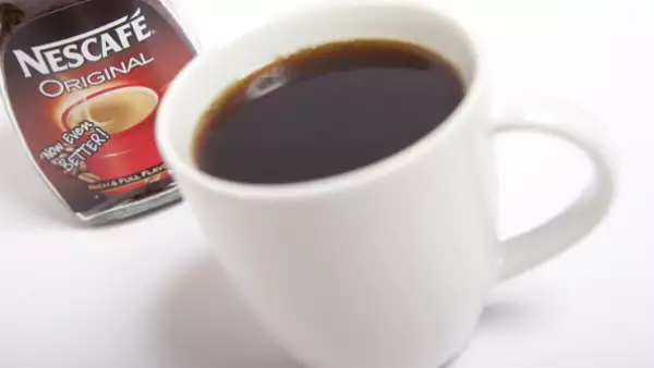 Nestlé, con marcas como Nescafé, enfrenta un crecimiento más lento y consumidores más exigentes.