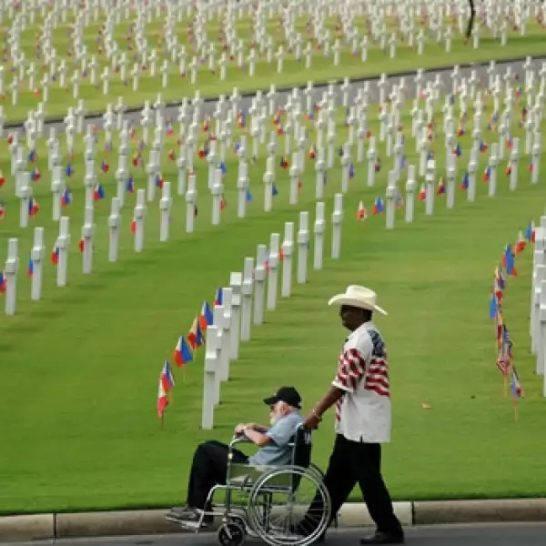 VETERANOS, EU, MEMORIAL DAY