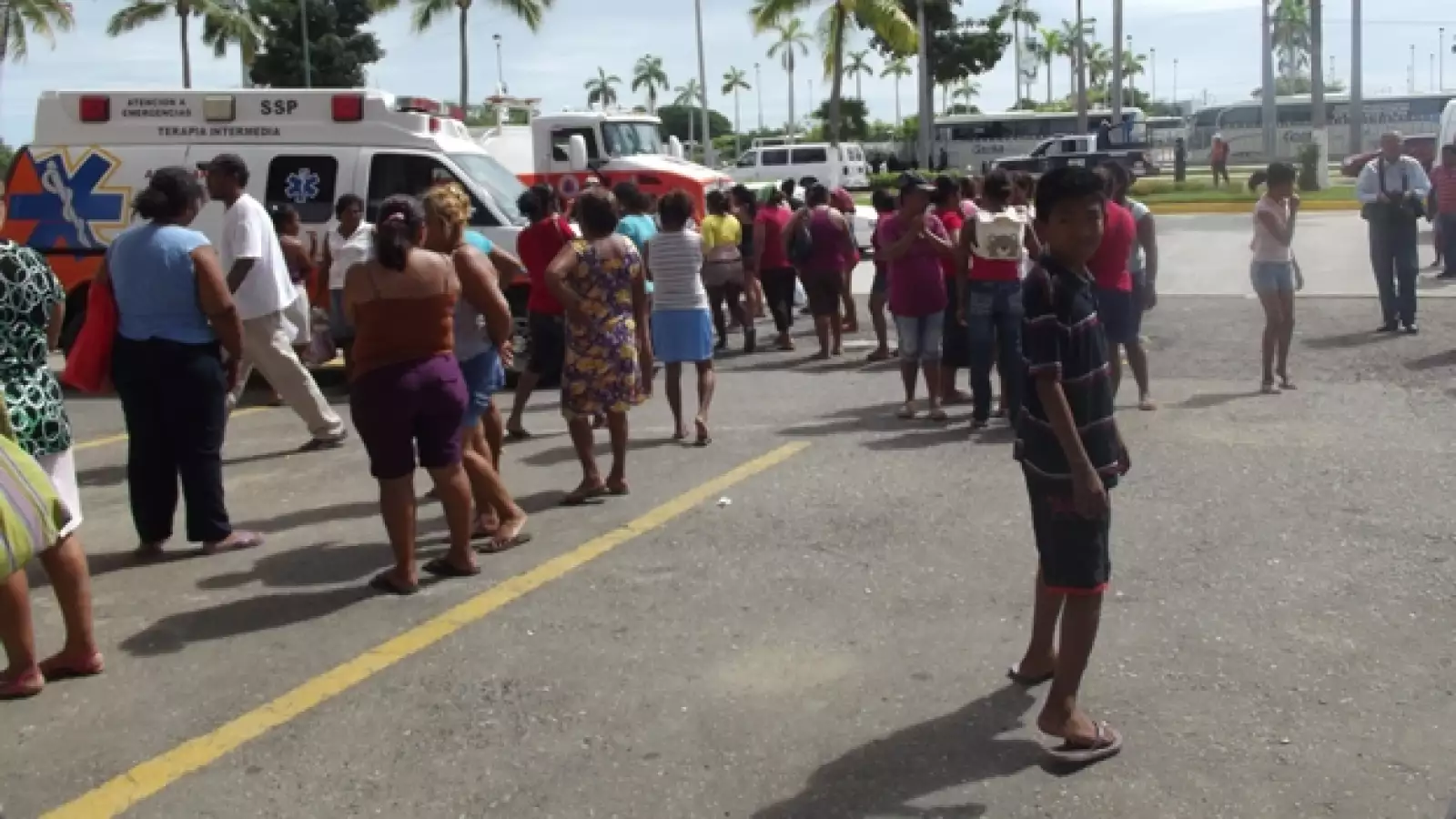 Acapulco turistas varados 10