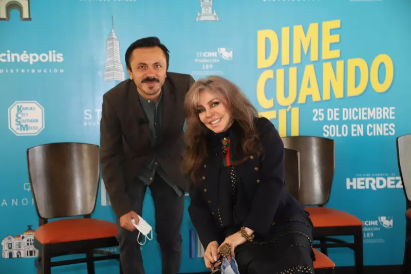 Michel Saenz Castro y Verónica Castro.