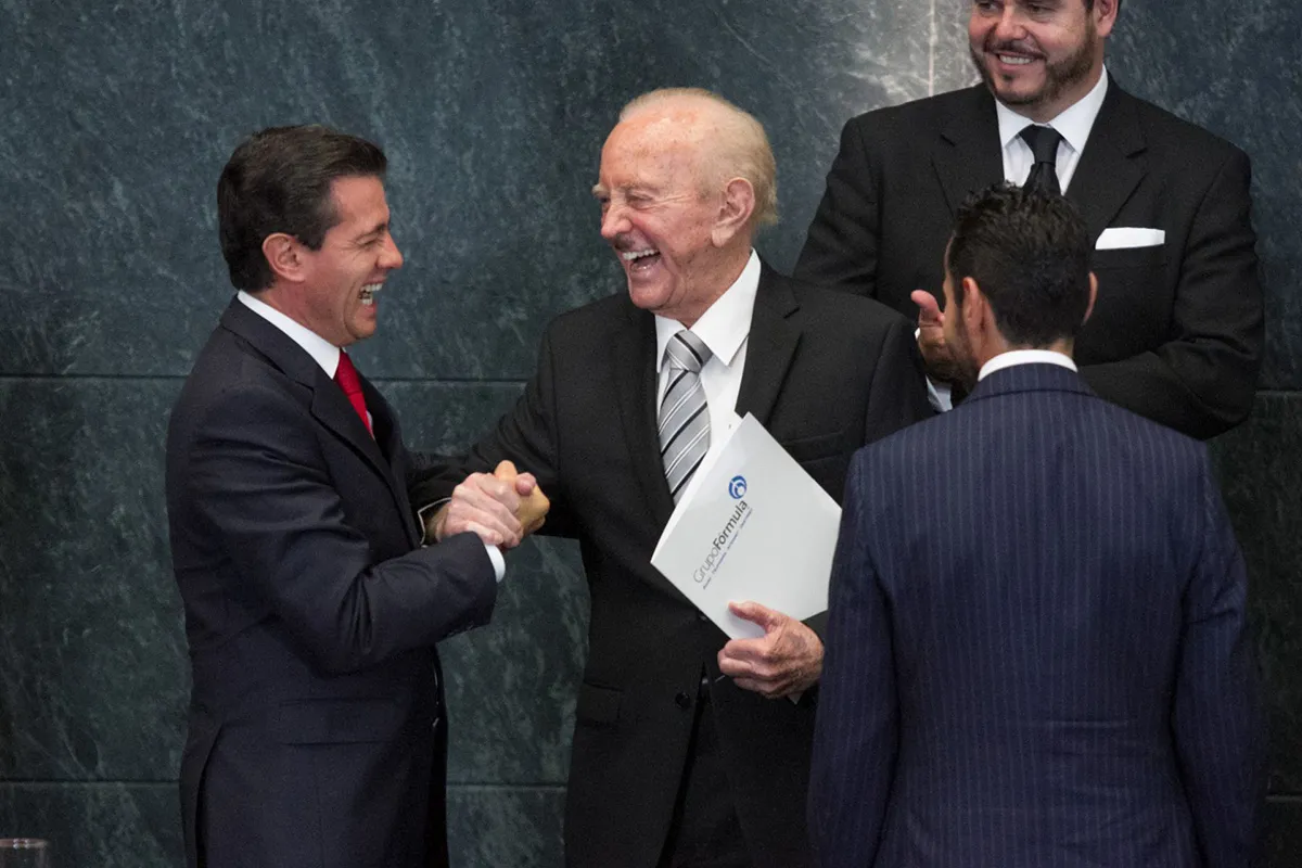 Rogerio Azcárraga Madero con el ex presidente Enrique Peña Nieto