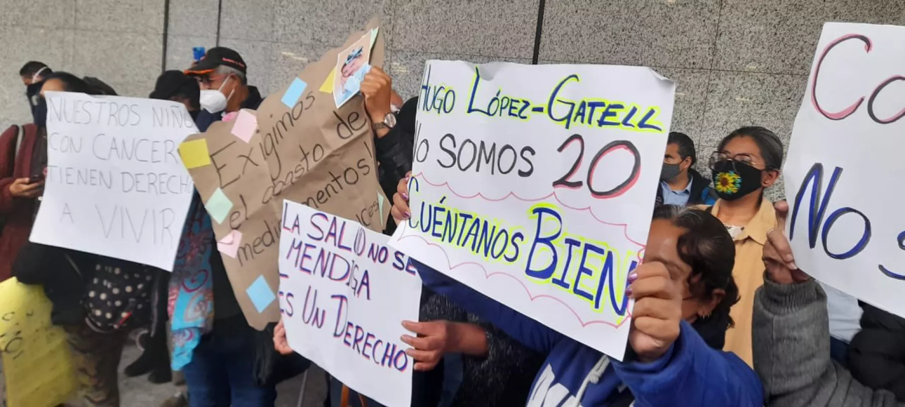 padres de niños con cáncer protesta