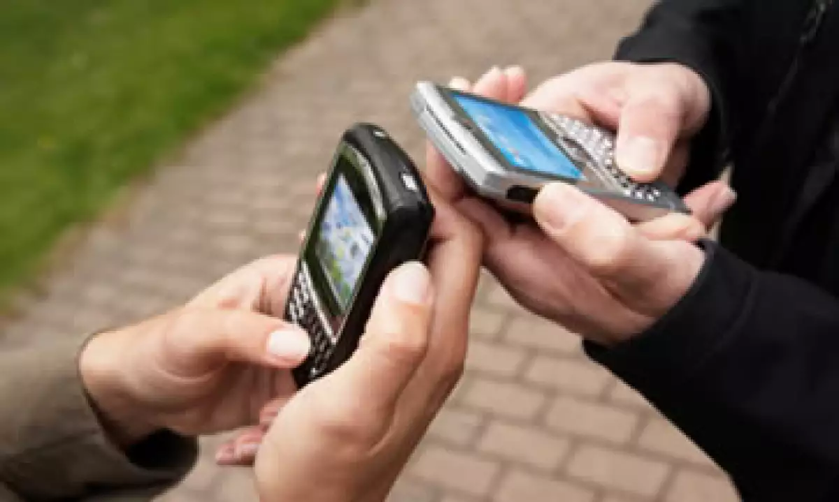 El 53% de los mexicanos que tienen un teléfono inteligente lo utiliza a diario. (Foto: Thinkstock)