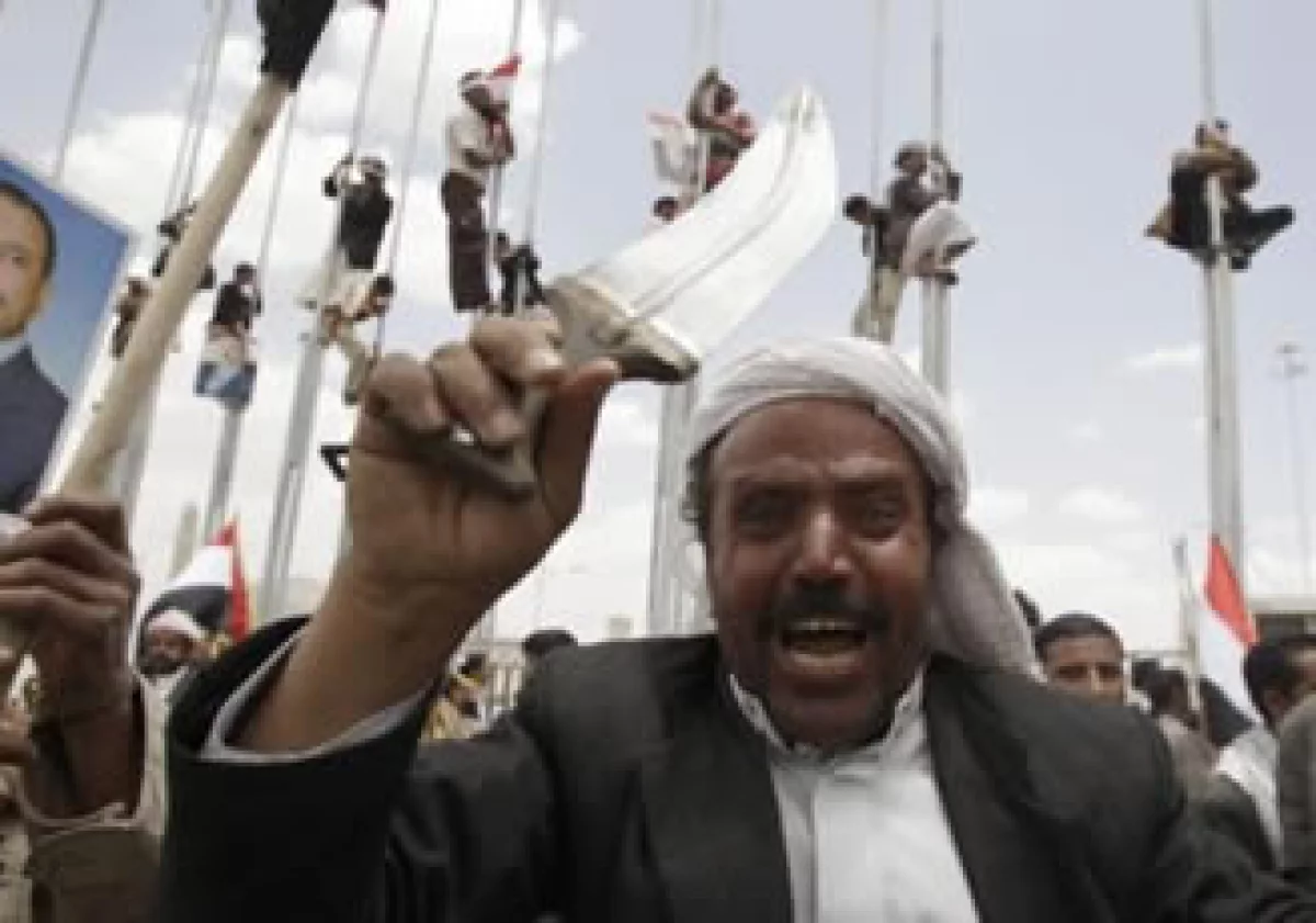 Las revueltas en Medio Oriente y la guerra en Libia aumentan el temor de mayores cortes de suministro de petróleo. (Foto: Reuters)