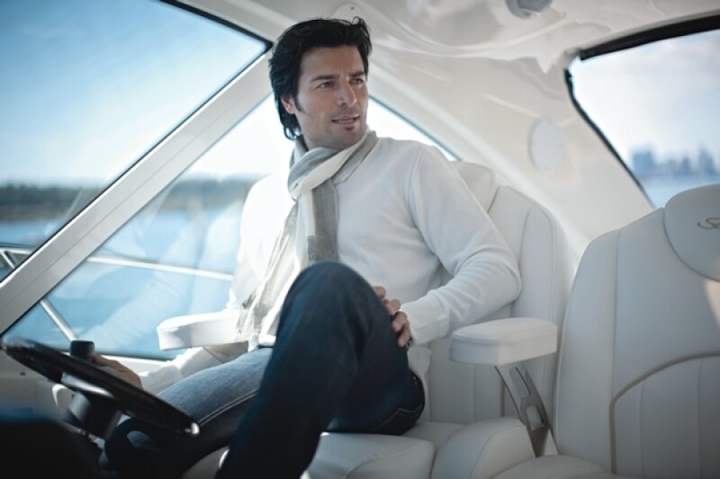 Chayanne ya tiene siete años con este Sea Ray Sundancer y cada que puede se escapa a disfrutar del océano.