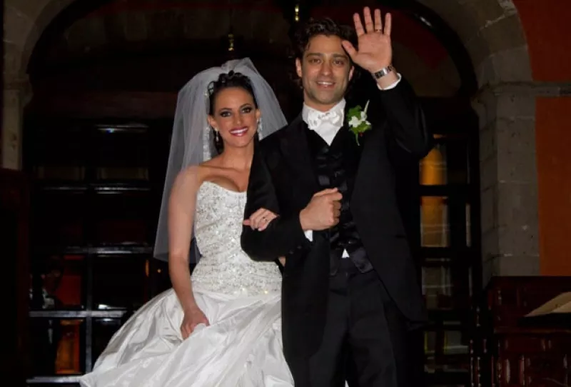 El cantante y su esposa se casaron por la religión judía este sábado 15 de enero en la Hacienda de los Morales, ubicada en Polanco.