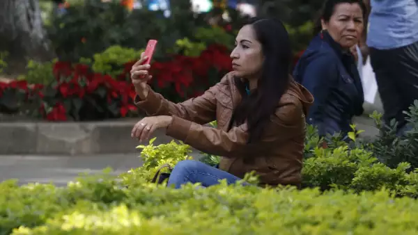 Banca al alcance, con una selfie