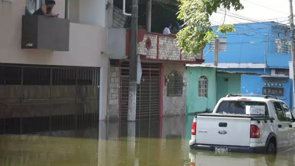 Decenas de familias, sufren las afectaciones del incremento de los niveles del Río Grijalva y la laguna la Encantada en Tabasco.