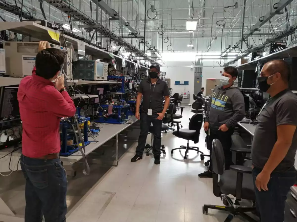 En el GDC laboral normalmente 1,100 personas.