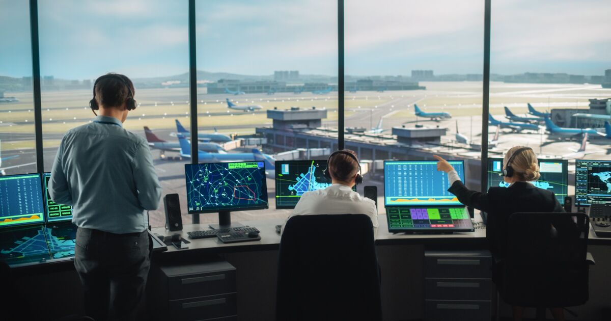 Controladores aéreos en México advierten sobre huelga por falta de personal