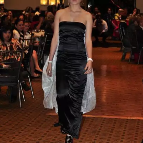 Desfile de Casa Laredo