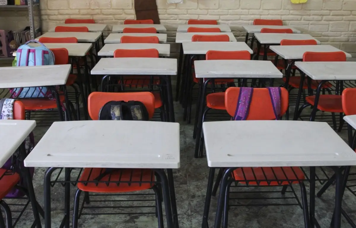 ¿El viernes 15 y lunes 18 de marzo de 2024 hay clases?