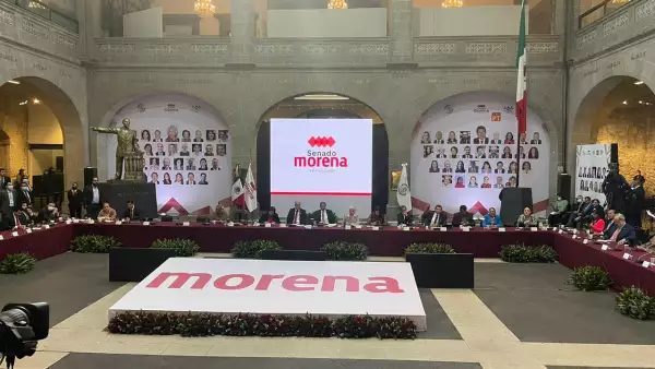 Plenaria de senadores de Morena