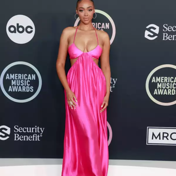 2021 American Music Awards - Arrivals