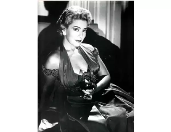 Silvia Pinal fue la segunda actriz mexicana en trabajar con el director de cine Luis Buñuel.
