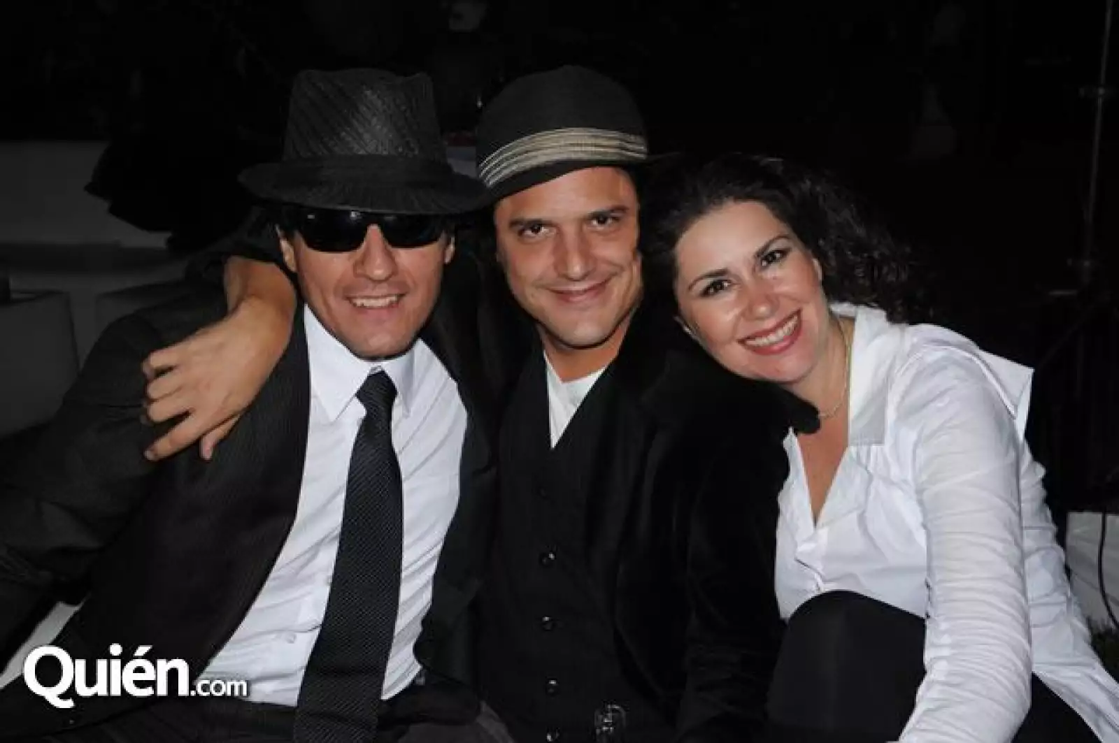 Cumple en blanco y negro