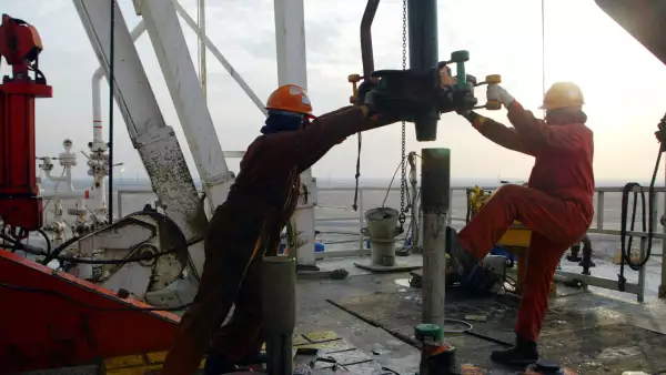 Los precios del barril de petróleo han tocado su nivel más alto en meses por diversos factores de sus productores.