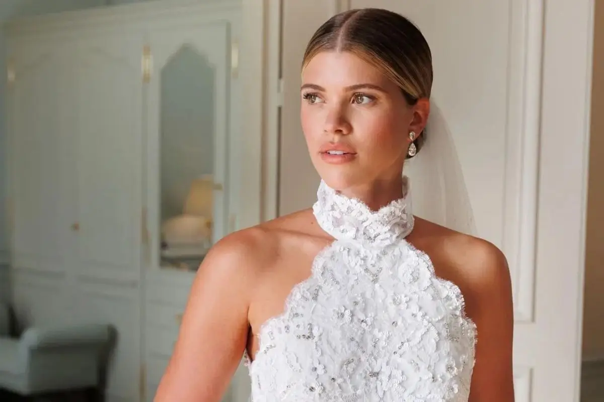 asi-puedes-recrear-el-wedding-look-de-sofia-richie.jpg