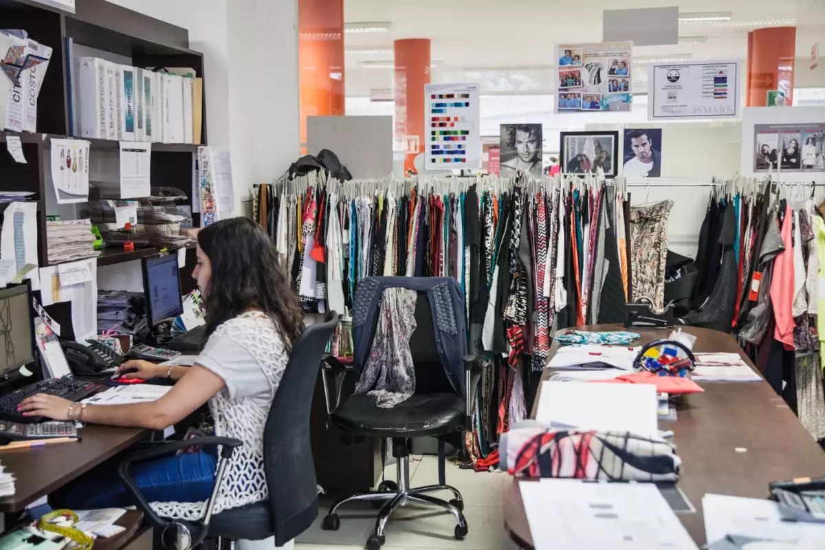 La jornada laboral de 40 horas al fin llega al Senado: MC y organizaciones quieren dos días de descanso de ley