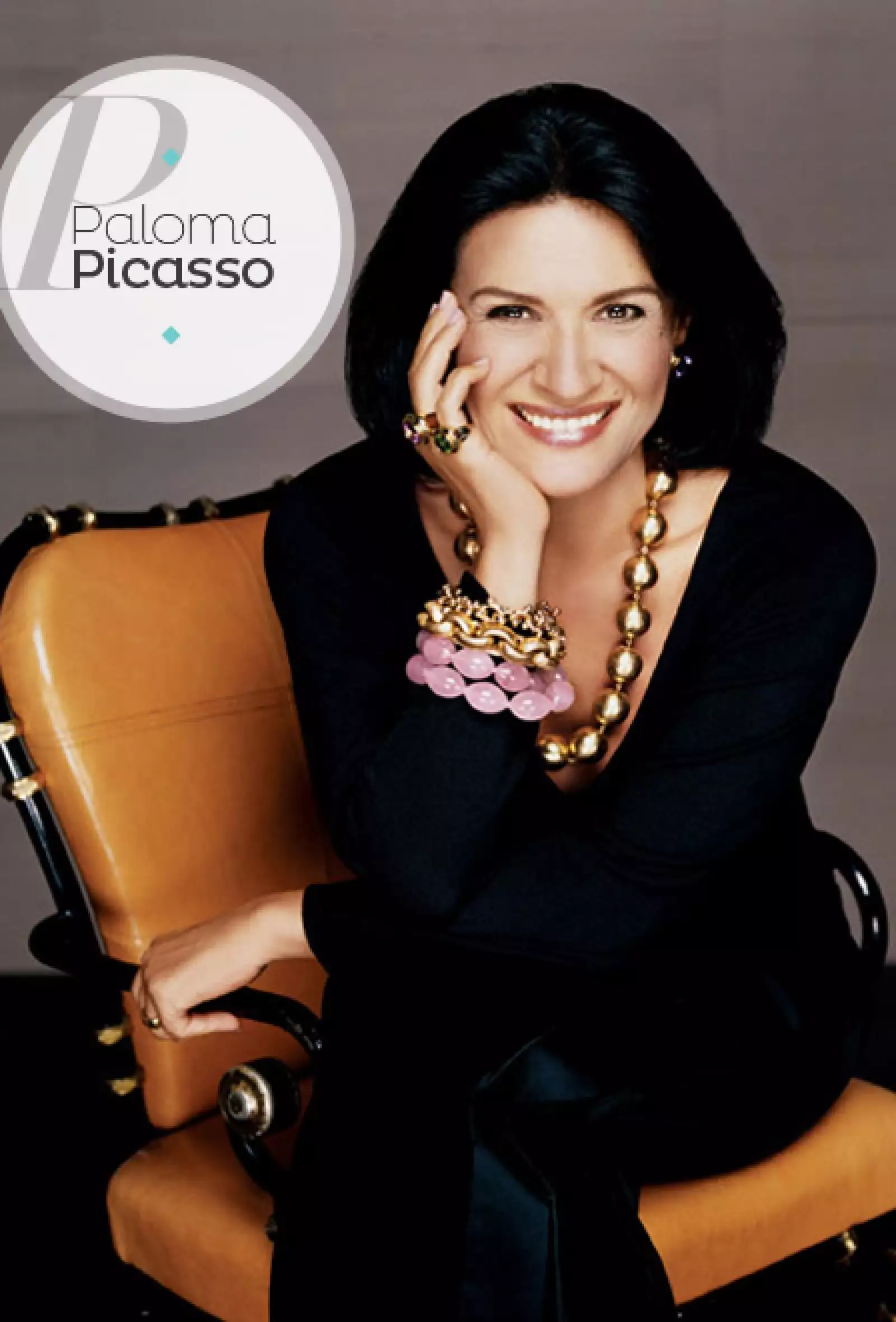 Paloma Picasso, ícono internacional de la moda, debutó como diseñadora de Tiffany & Co. En 1980 con una colección que finca su reputación de crear piezas de vivo colorido y gran originalidad, sus accesorios aún son parte de una línea de la firma.