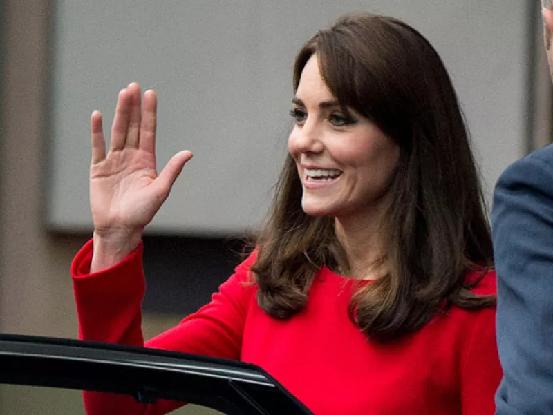 La forma de saludar de la duquesa se ha vuelto una característica en ella e incluso ha sido denominada como "The Kate Wave".