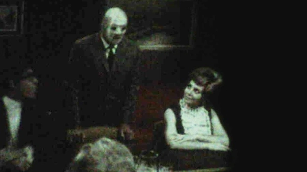 escena de la pelícual El vampiro y el sexo