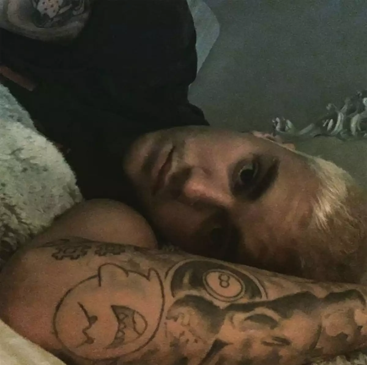 Las primeras horas de este viernes Justin también publicó esta selfie sin comentario alguno.